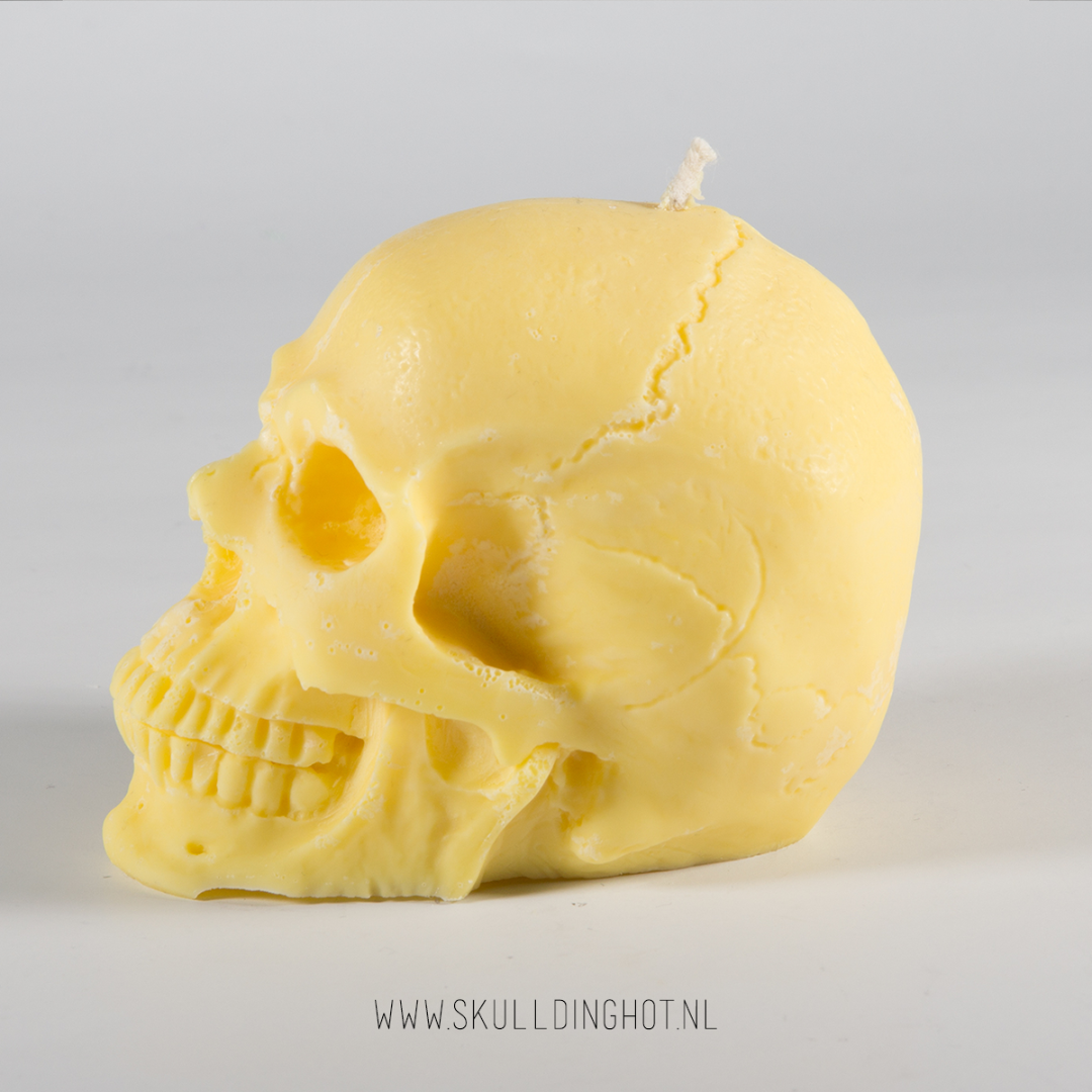 Skull candle yellow